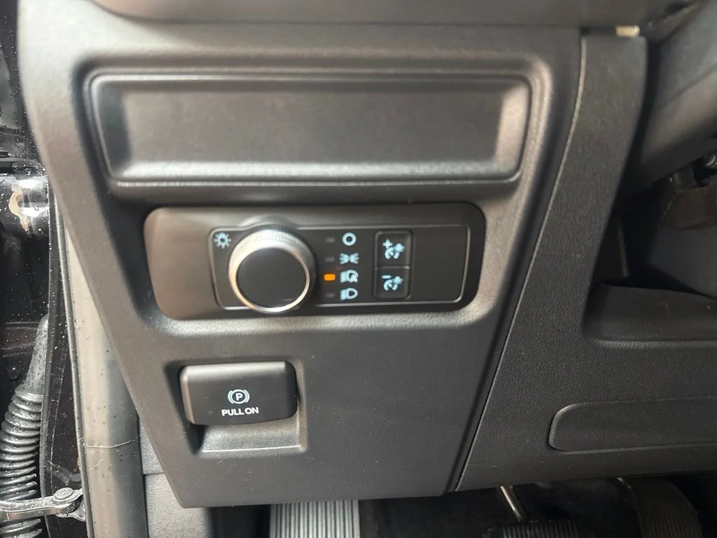 Used 2022 Agate Black Metallic Ford XLT image 22