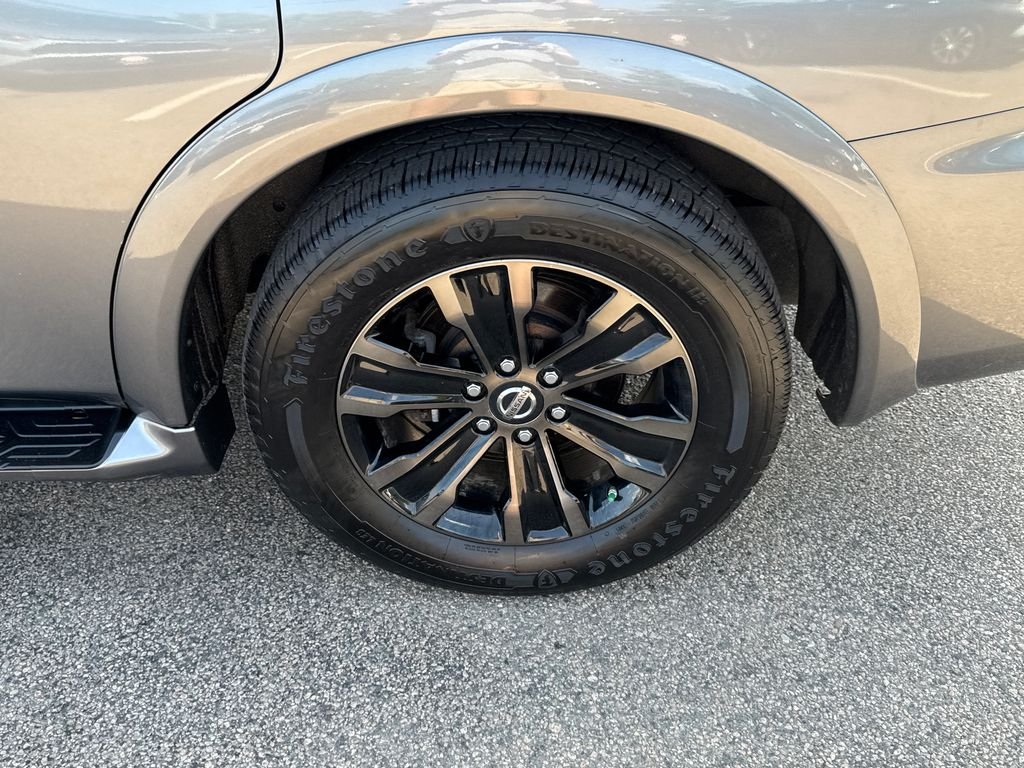 Used 2020 Gray Nissan Platinum image 46