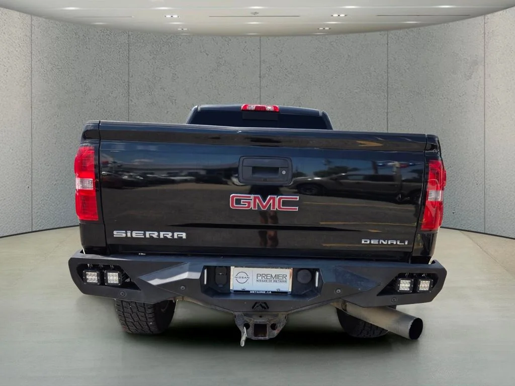 Used 2015 Black GMC Denali image 4