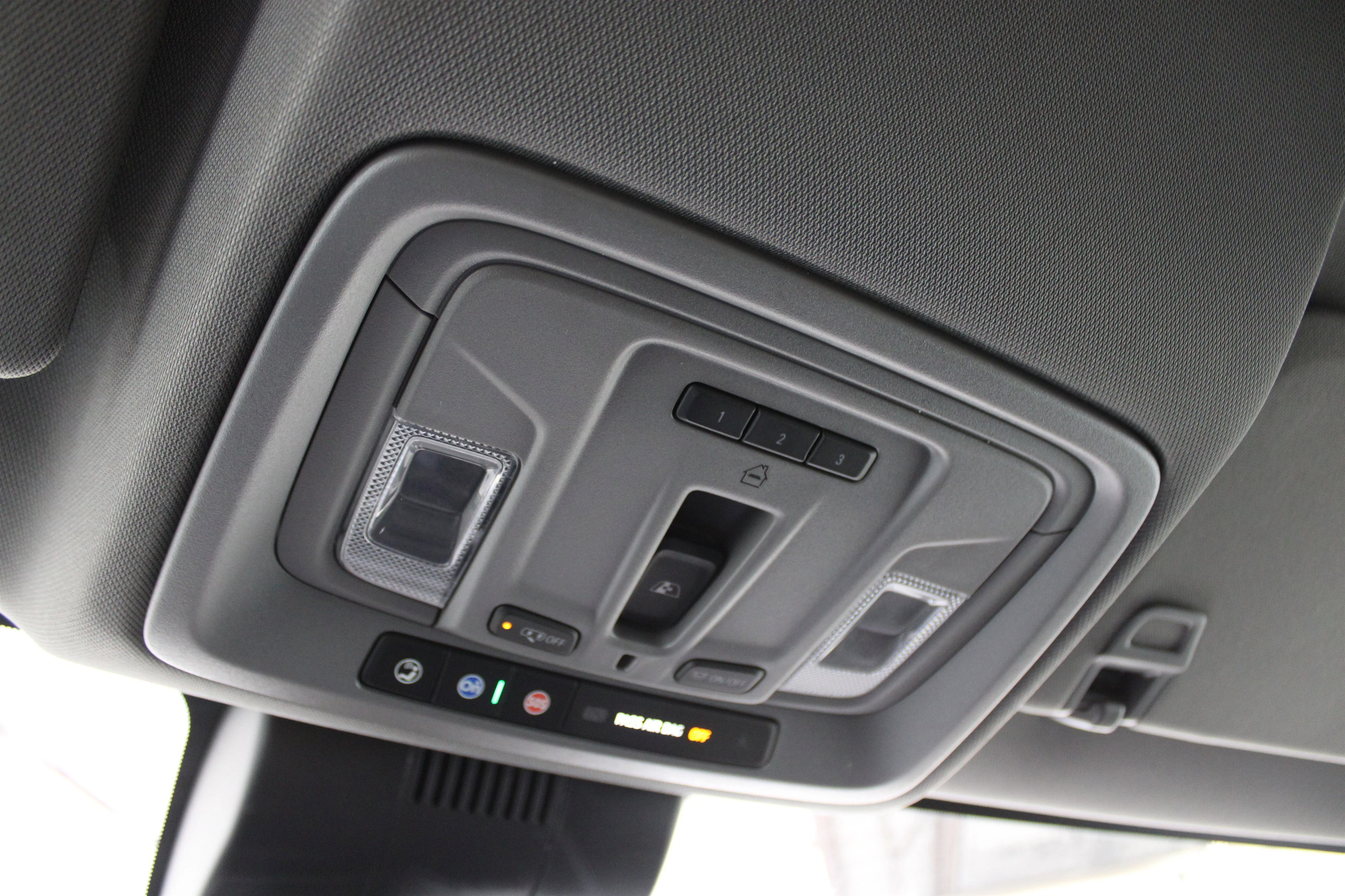 2022 Chevrolet Silverado 1500 LTZ - Photo 18