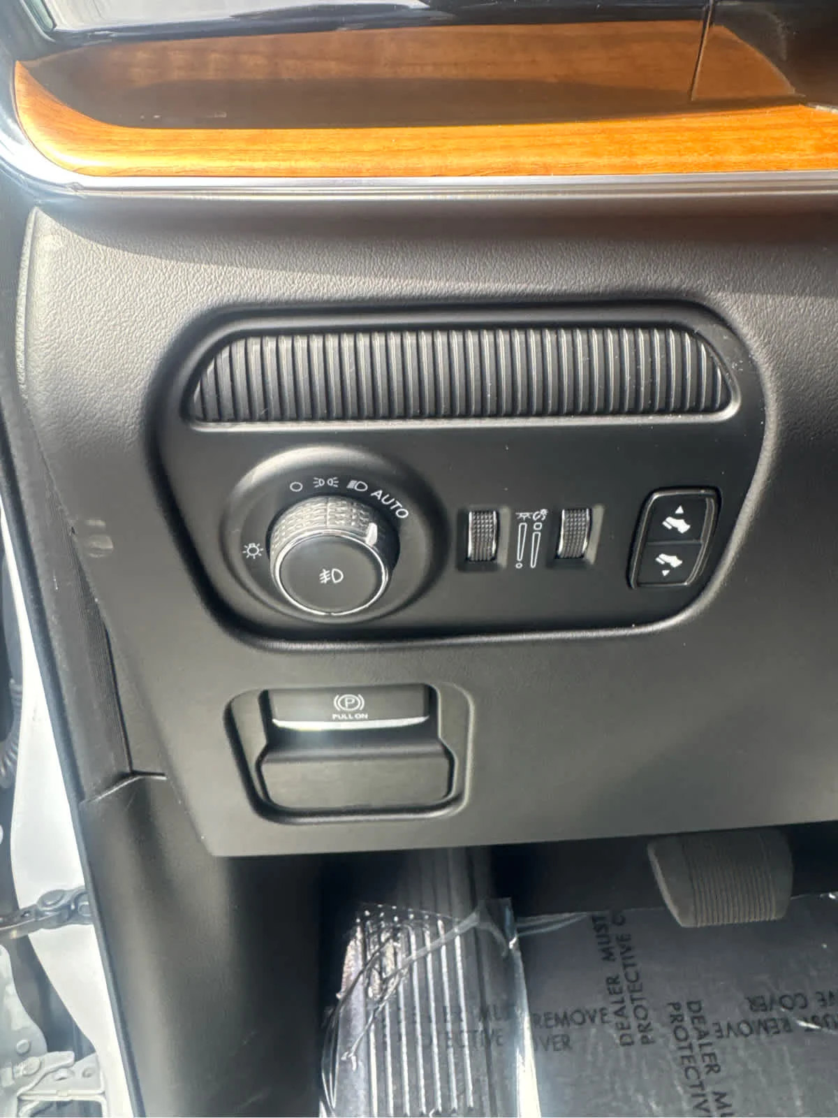 2024 Jeep Grand Wagoneer L Series III - Photo 15