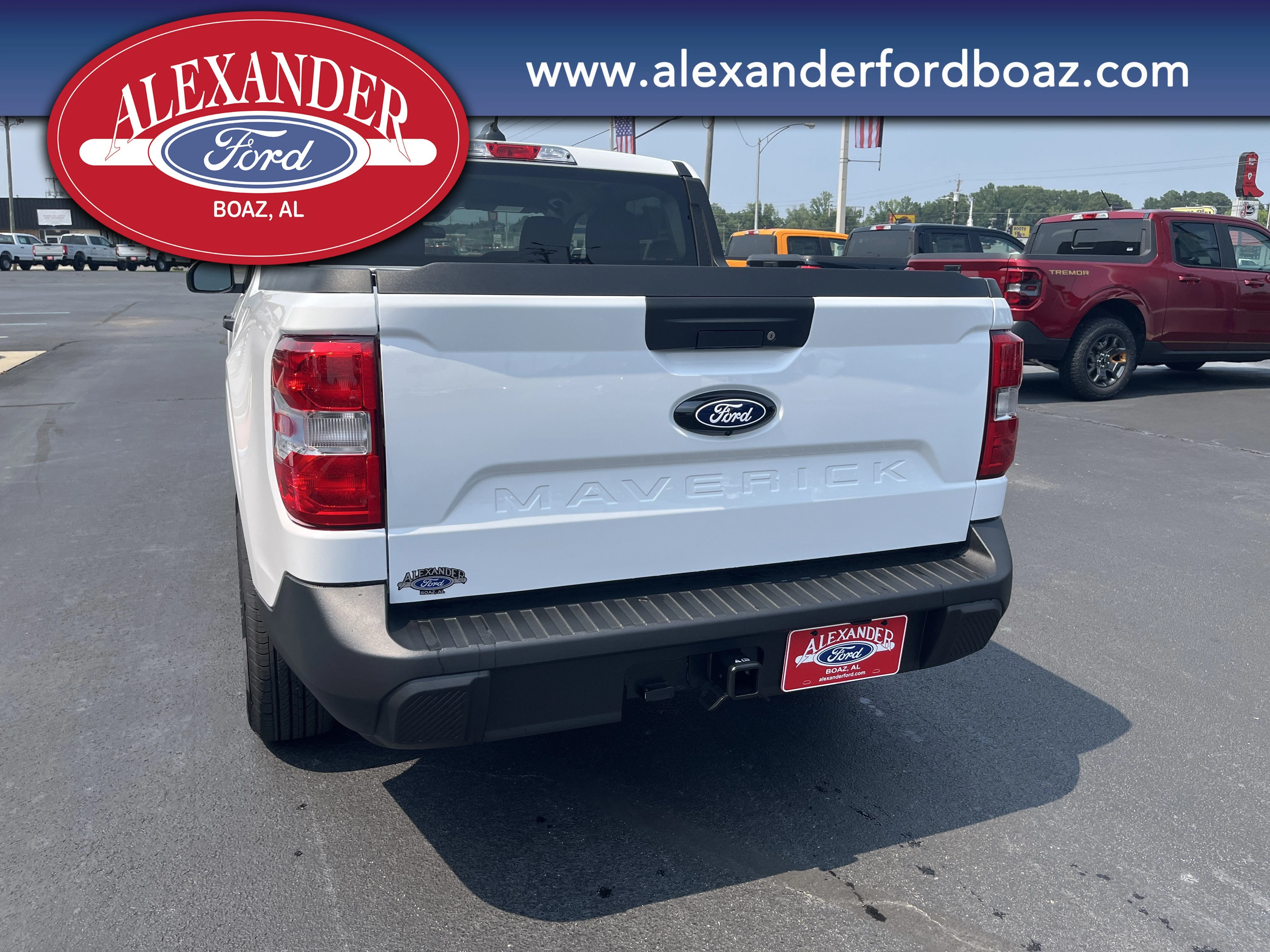 New 2026 Oxford White Ford XLT image 6
