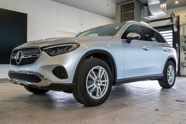 New 2026 Cirrus Silver Metallic Mercedes-Benz GLC 300 image 36