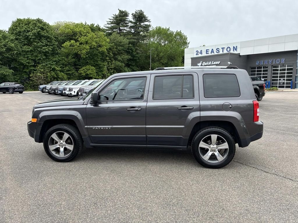 Used 2017 Gray Jeep Latitude image 4