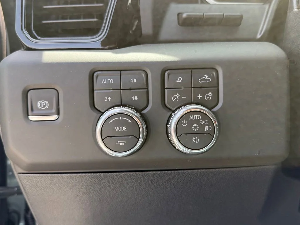 New 2026 Sterling Metallic GMC AT4X image 27