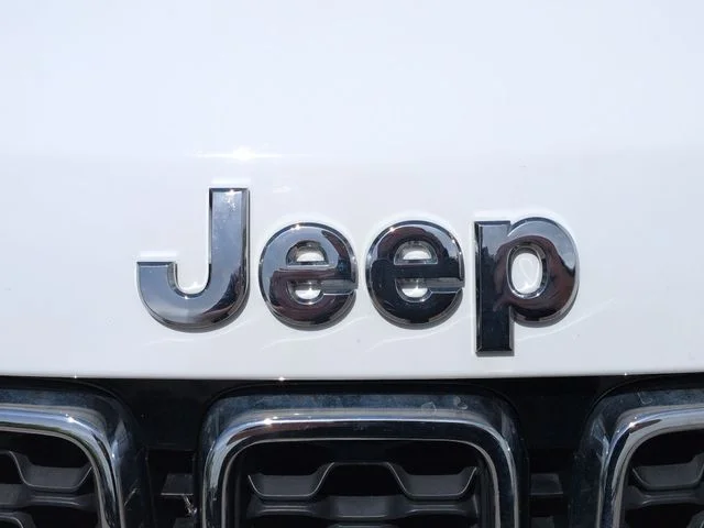 Used 2022 White Jeep Limited image 33