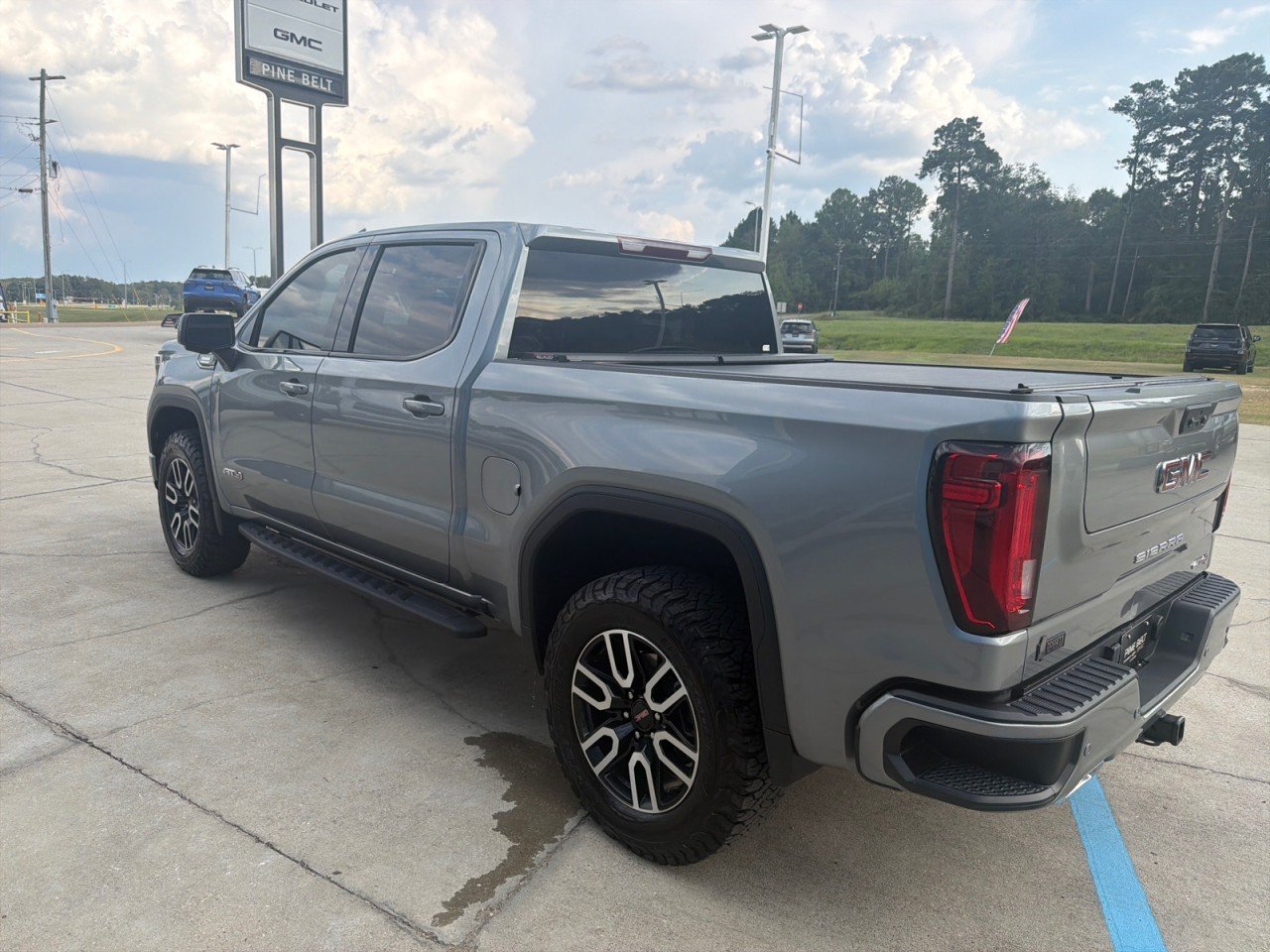 Used 2025 Sterling Metallic GMC AT4 image 5