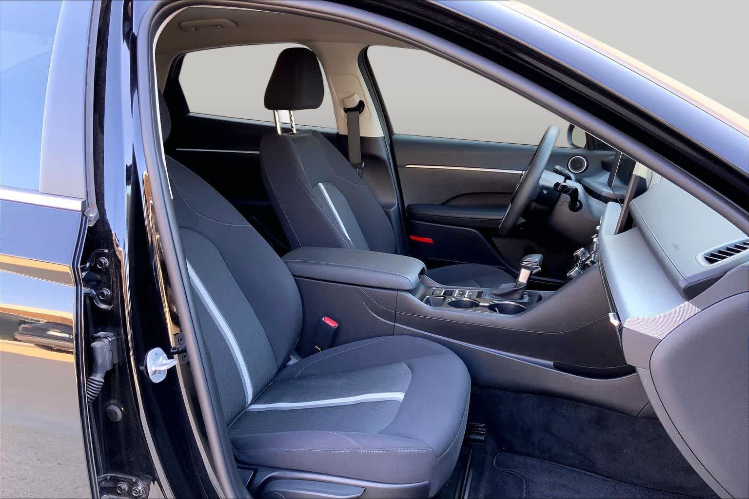 2025 Hyundai Sonata SE - Photo 9