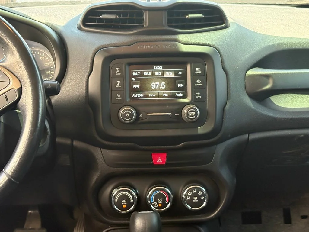 Used 2017 Black Jeep Latitude image 11