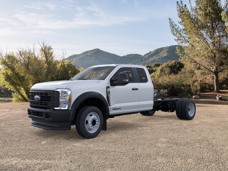 2025 Ford F-450 Super Duty Chassis Cab