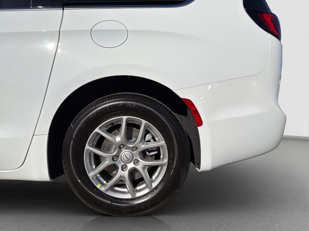 New 2026 Bright White Clear-Coat Exterior Paint Chrysler LX image 23