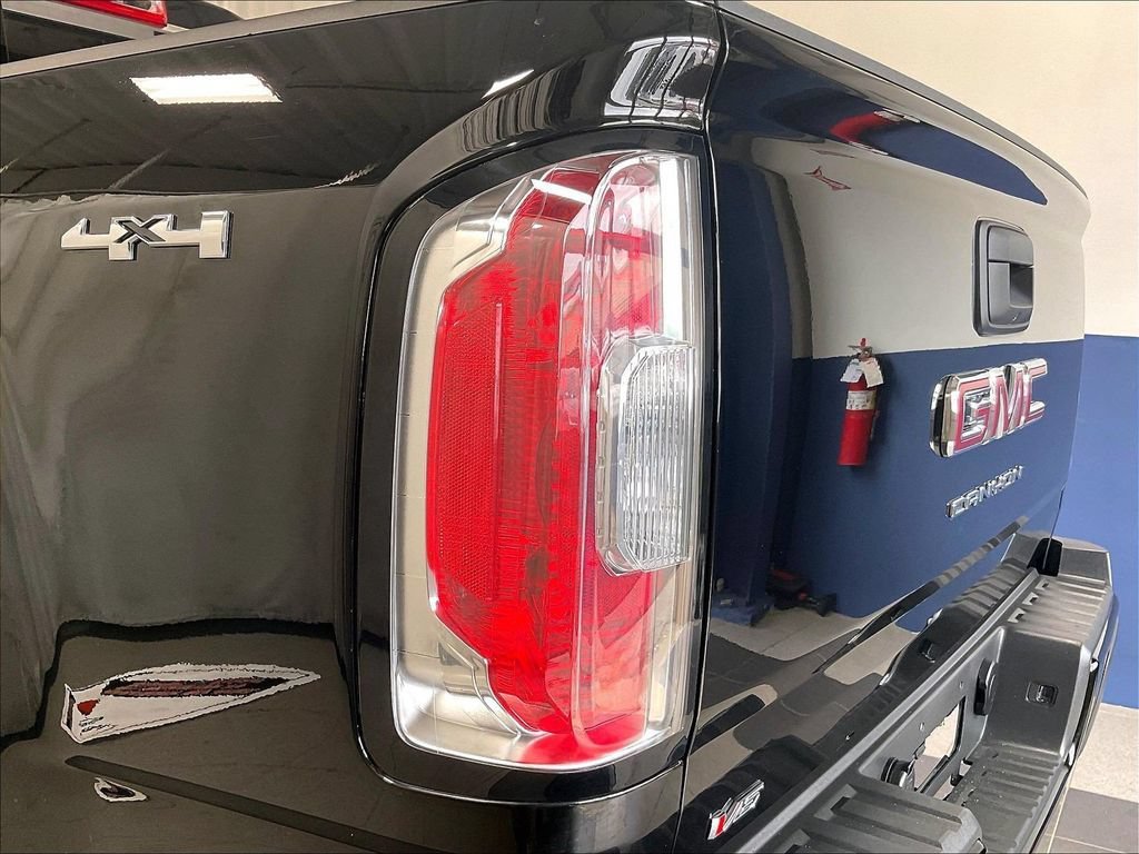 Used 2022 Onyx Black GMC Elevation image 34