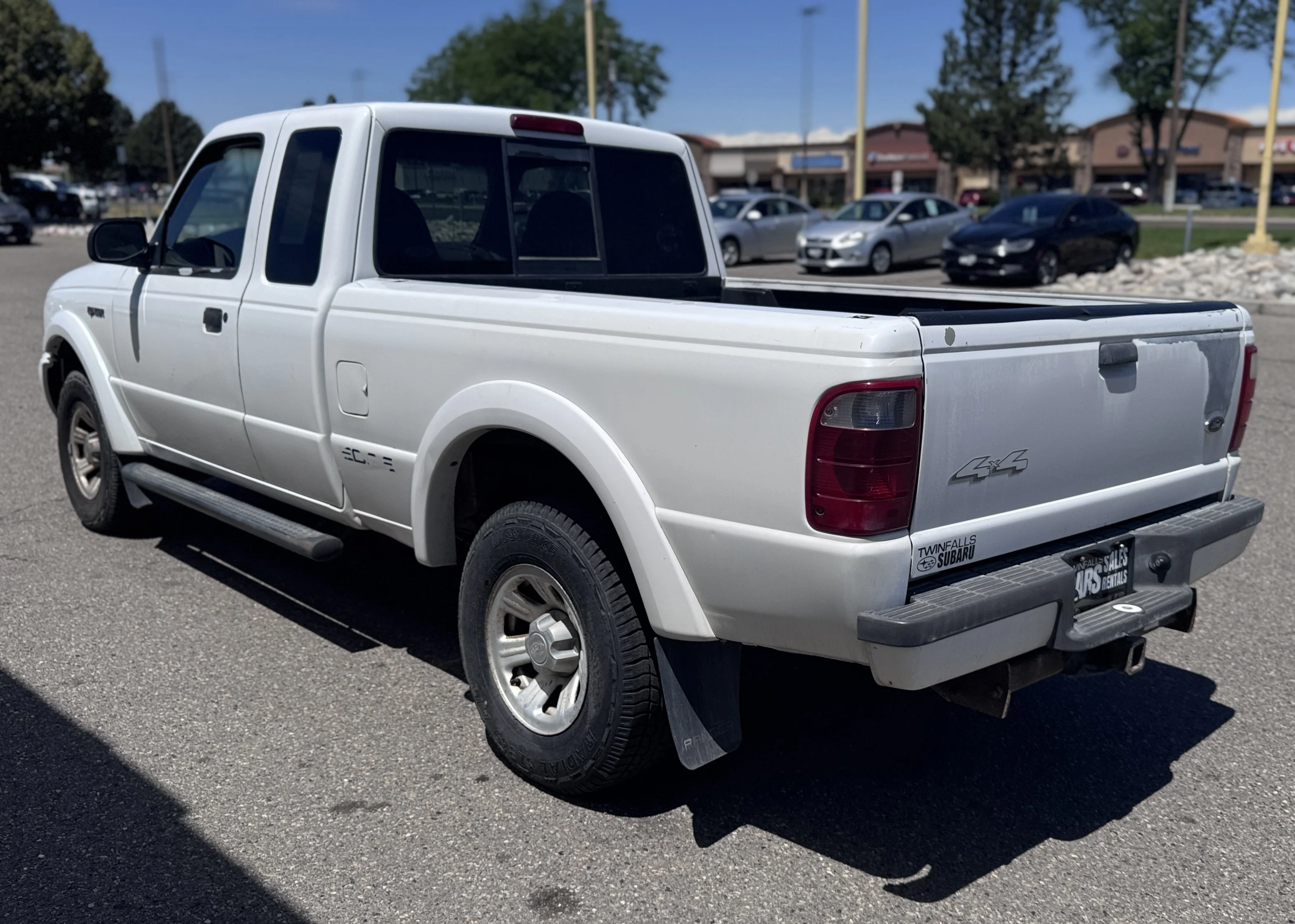 Used 2001 White Ford  image 6