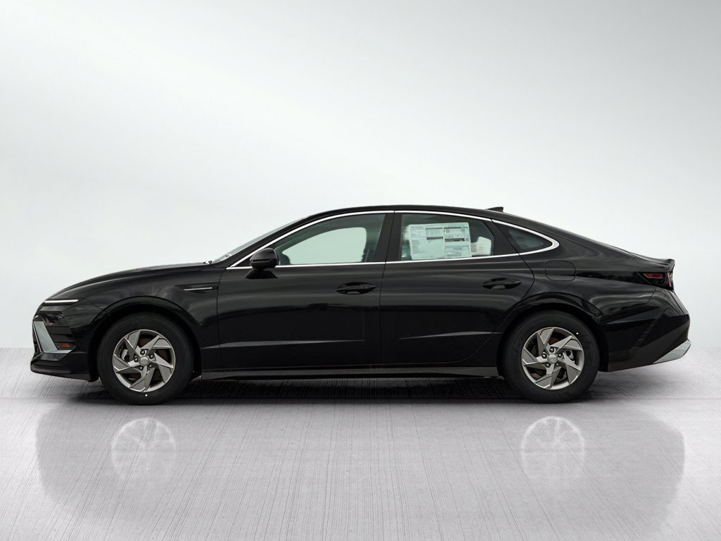 New 2026 Carbon Blue Hyundai SE FWD image 4
