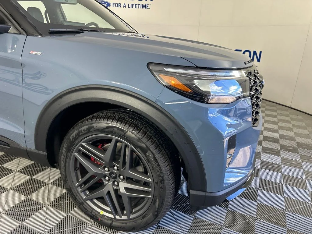 New 2026 Vapor Blue Metallic Ford ST-Line image 4