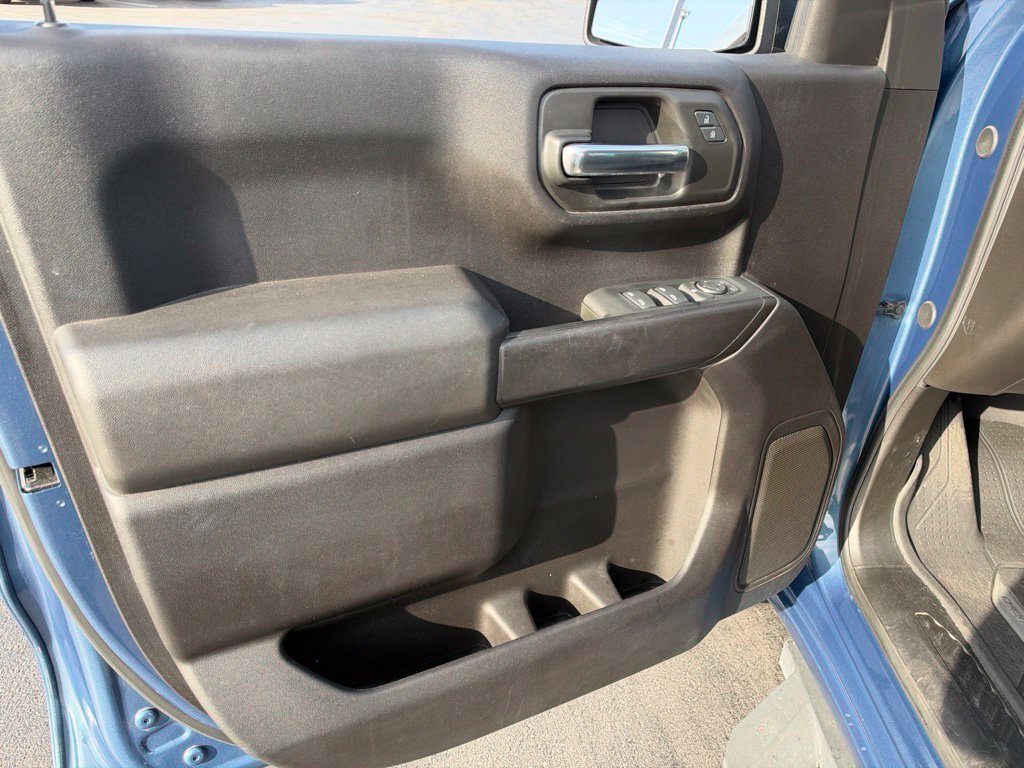 Used 2024 Blue Chevrolet Custom image 18