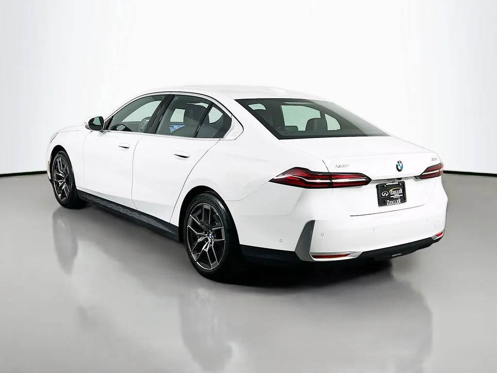 Used 2026 White BMW 530i xDrive image 5