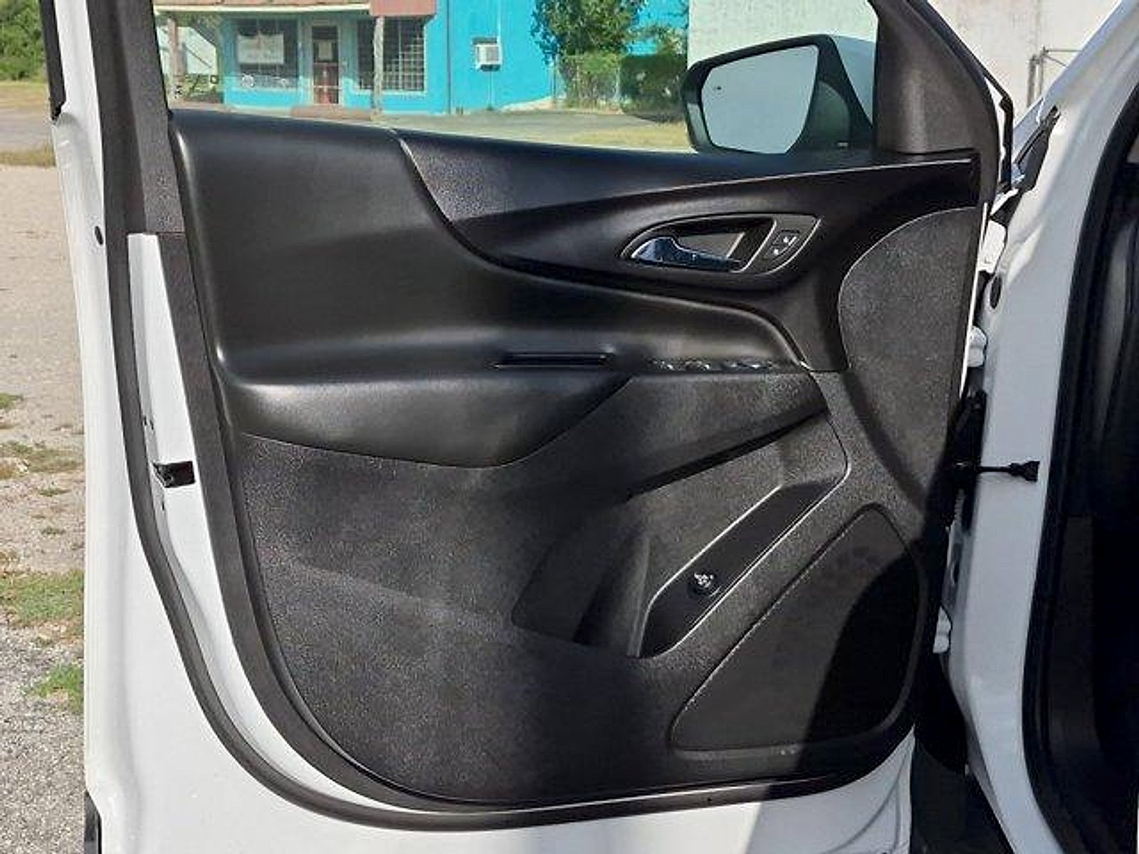 2024 Chevrolet Equinox LT - Photo 21