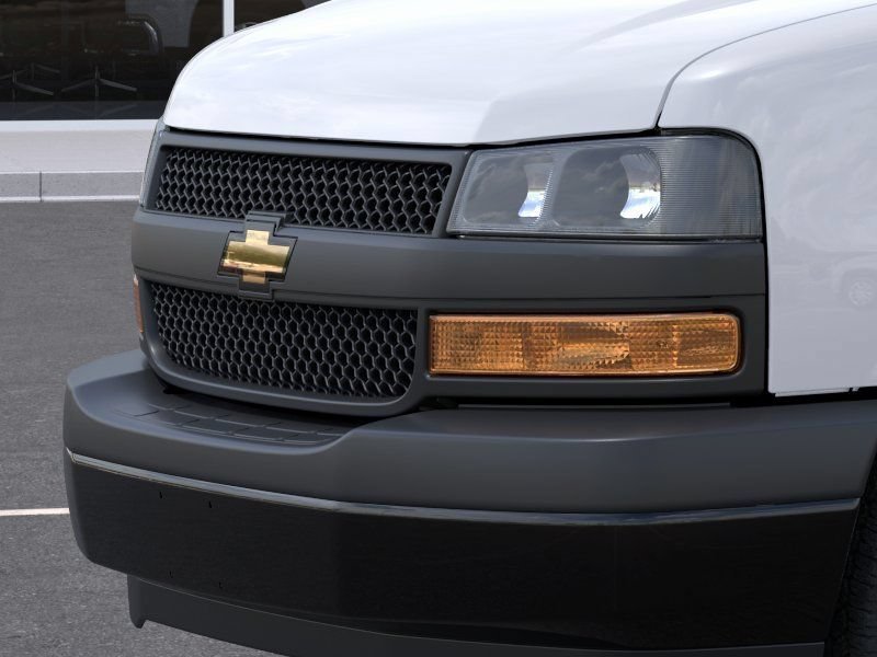 2025 Chevrolet Express Passenger LS - Photo 13