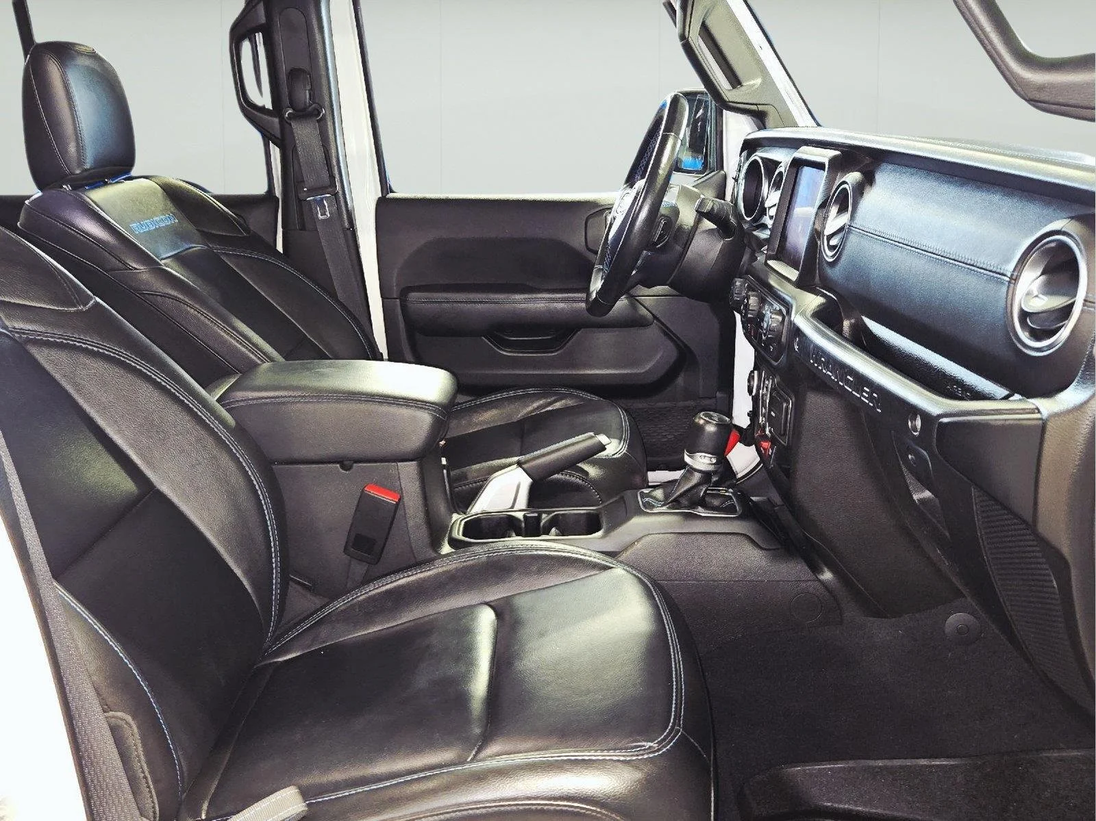 Used 2022 Bright White Clearcoat Jeep Unlimited Rubicon image 46