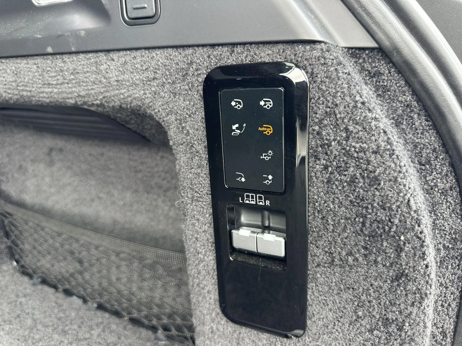 Used 2023 Portofino Blue Metallic Land Rover Autobiography image 50