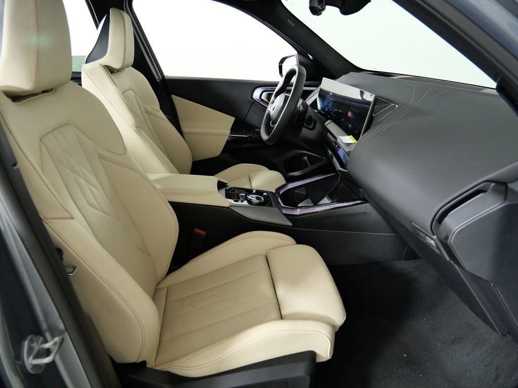 Used 2026 Skyscraper Grey Metallic BMW 30 xDrive image 22