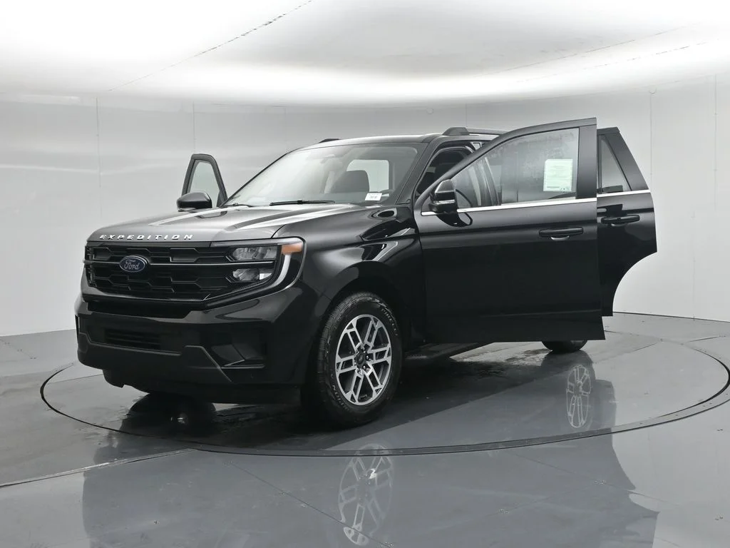 New 2026 Agate Black Metallic Ford Active image 32