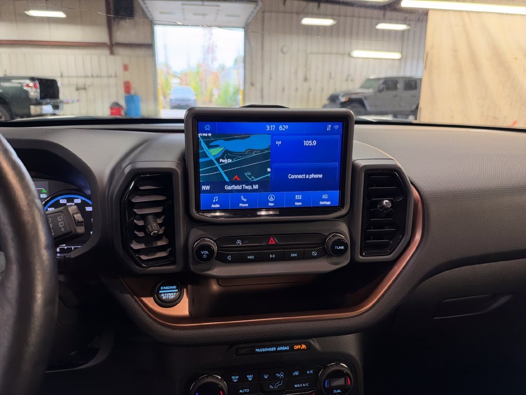 Used 2021 Blue Ford Outer Banks image 19