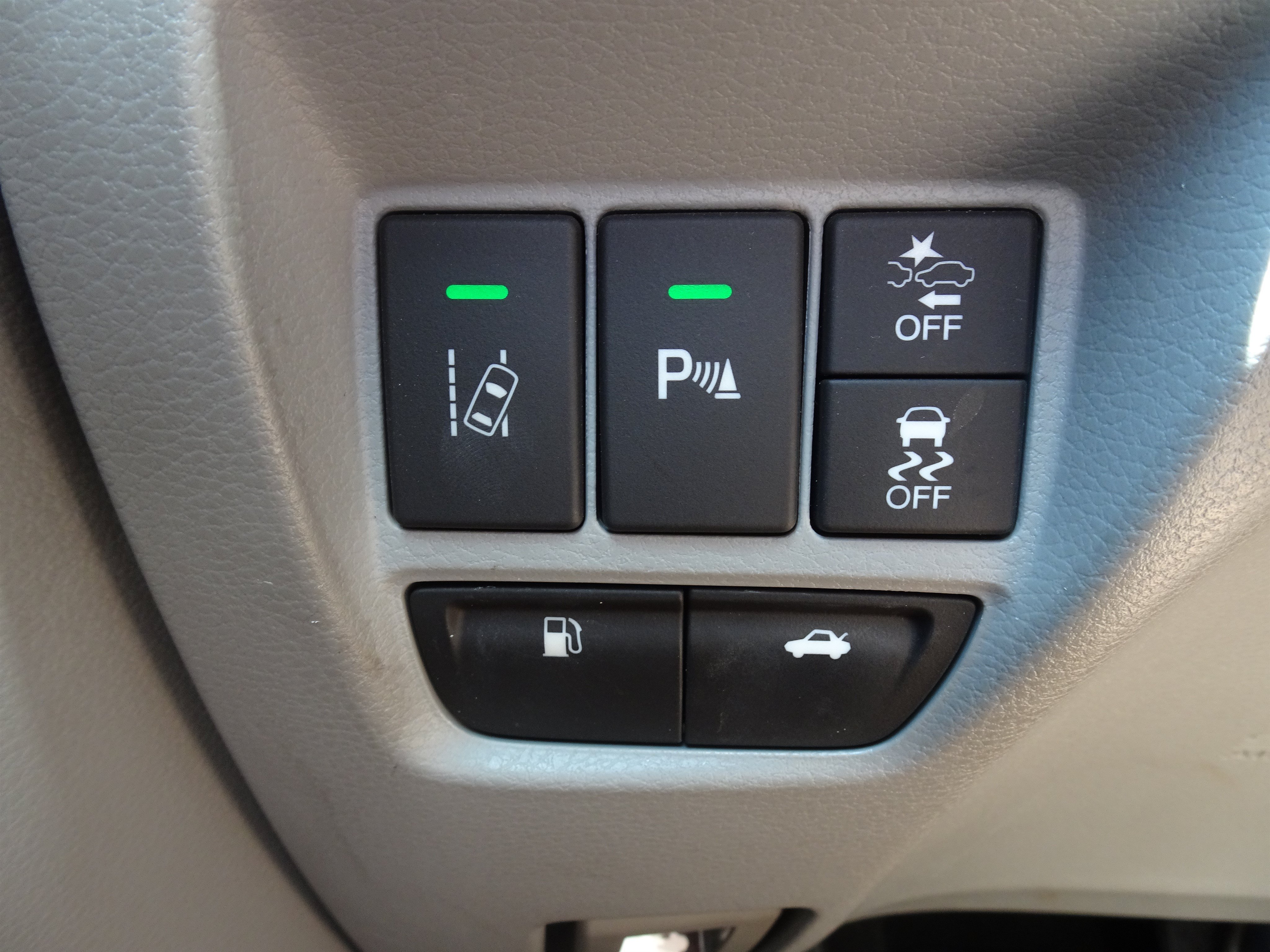 Used 2017 Bellanova White Pearl Acura V6 w/Advance Pkg image 23