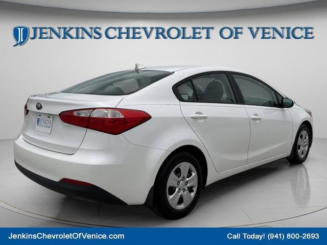Used 2015 White Kia LX image 5