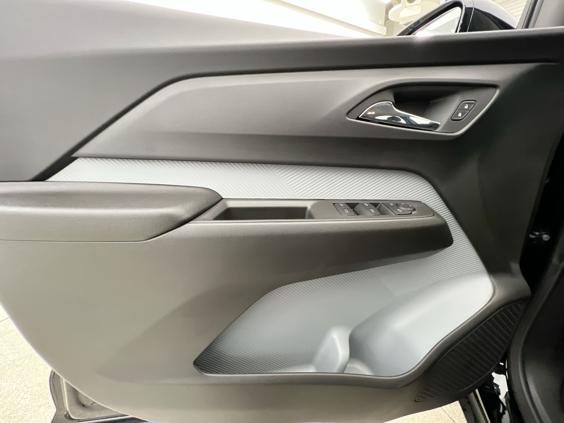2027 Chevrolet Bolt LT - Photo 64