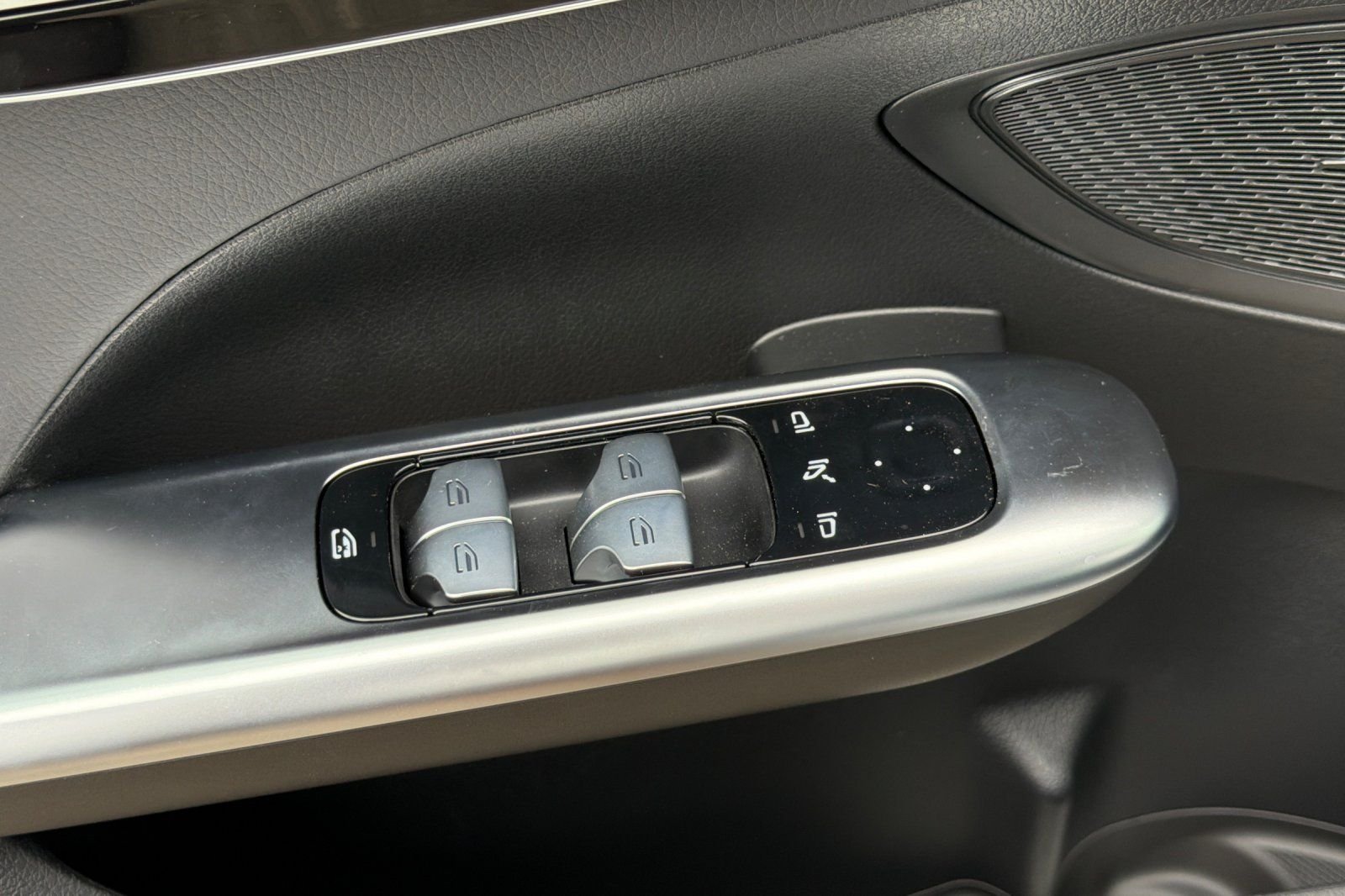 New 2026 Selenite Grey Metallic Mercedes-Benz C 300 image 24