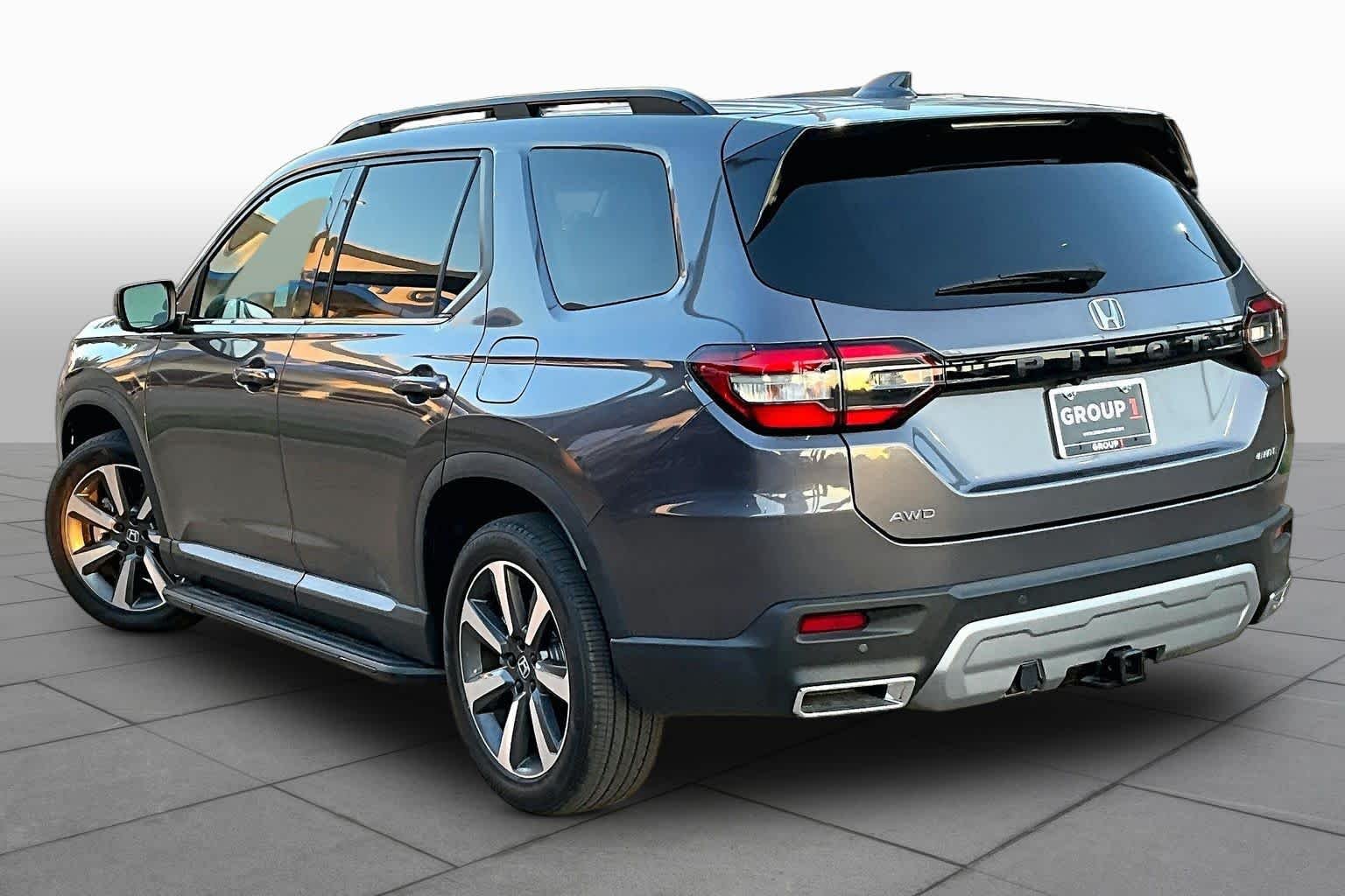 Certified Used 2025 Modern Steel Metallic Honda Elite image 12