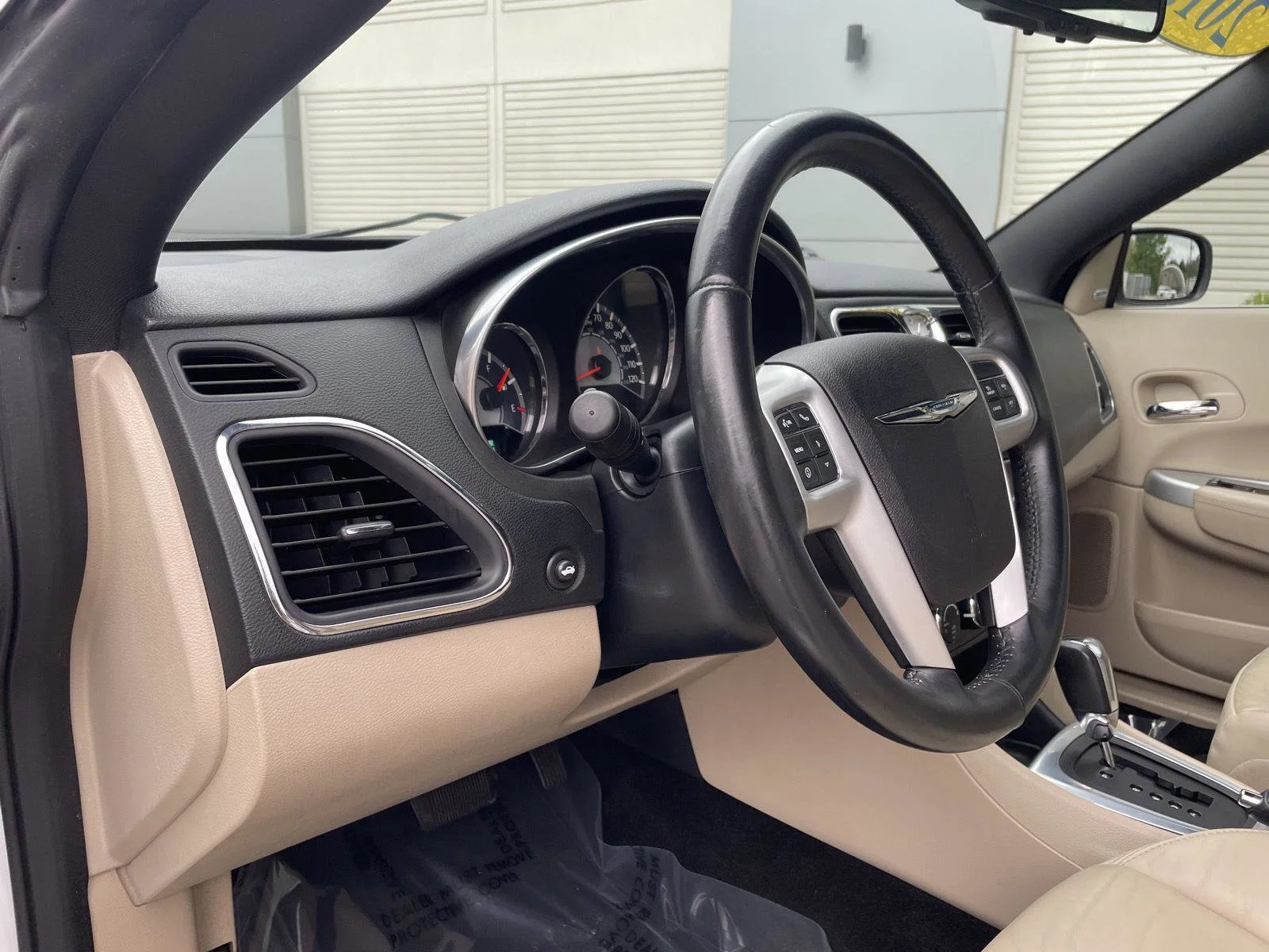 Used 2013 Bright White Chrysler Limited image 25