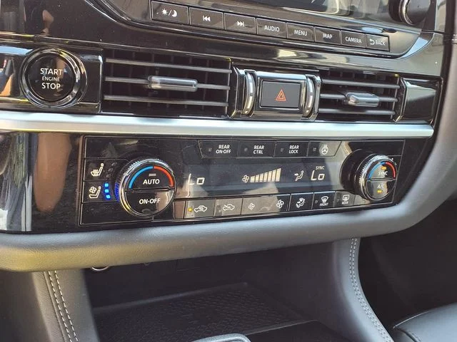 Used 2025 Gray Nissan Platinum image 7