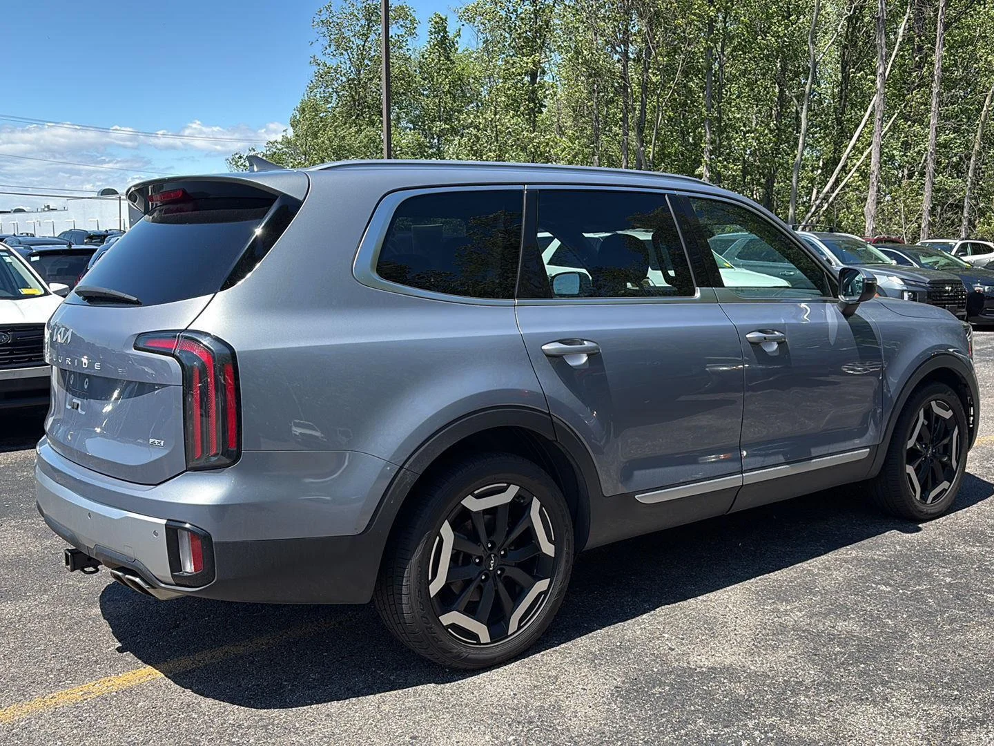 Used 2023 Everlasting Silver Kia EX image 14