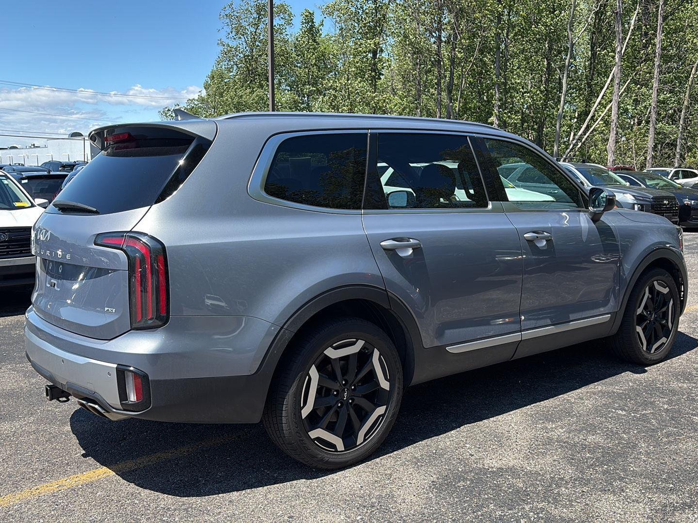 Used 2023 Everlasting Silver Kia EX image 14