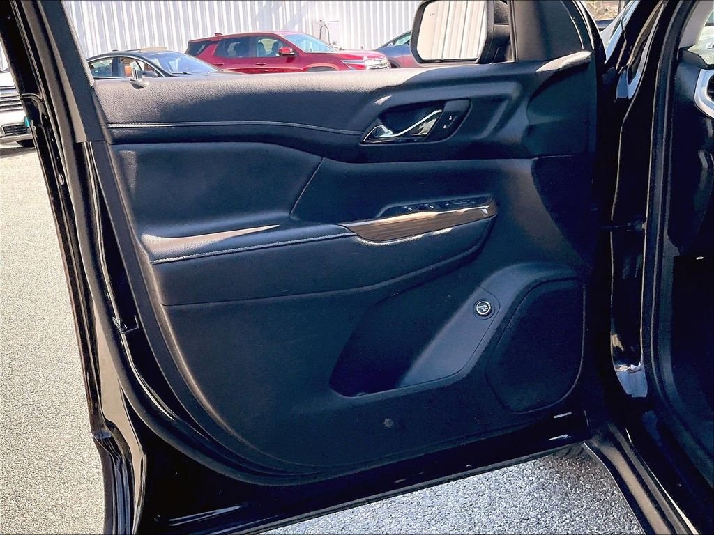 Used 2023 Black GMC SLE image 9