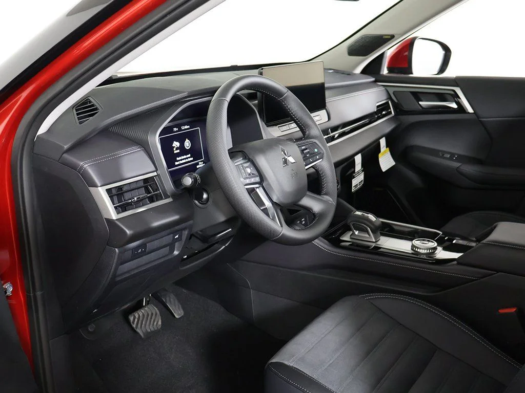 2025 Mitsubishi Outlander SE - Photo 27