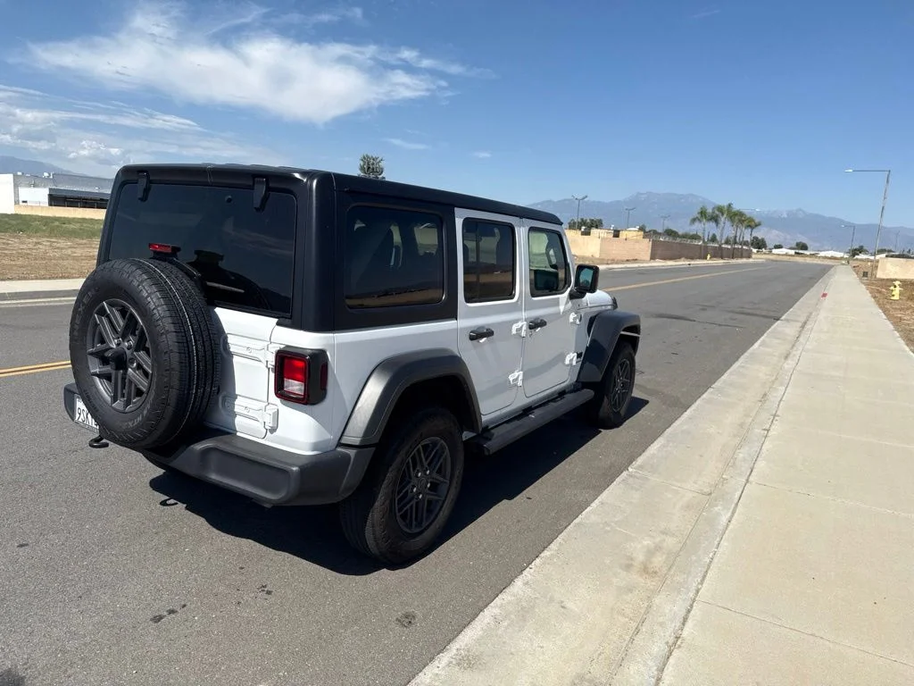 Used 2025 White Jeep Sport S image 8