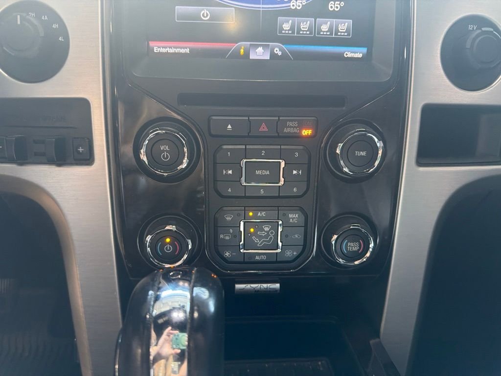Used 2013 White Ford Platinum image 20