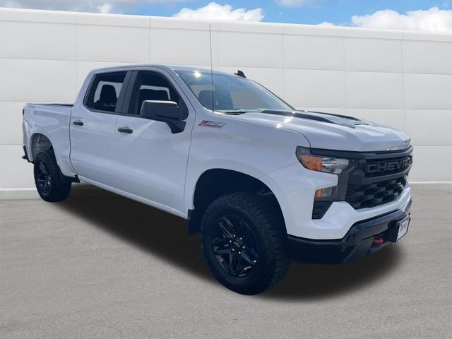 Used 2024 Summit White Chevrolet Custom Trail Boss image 11