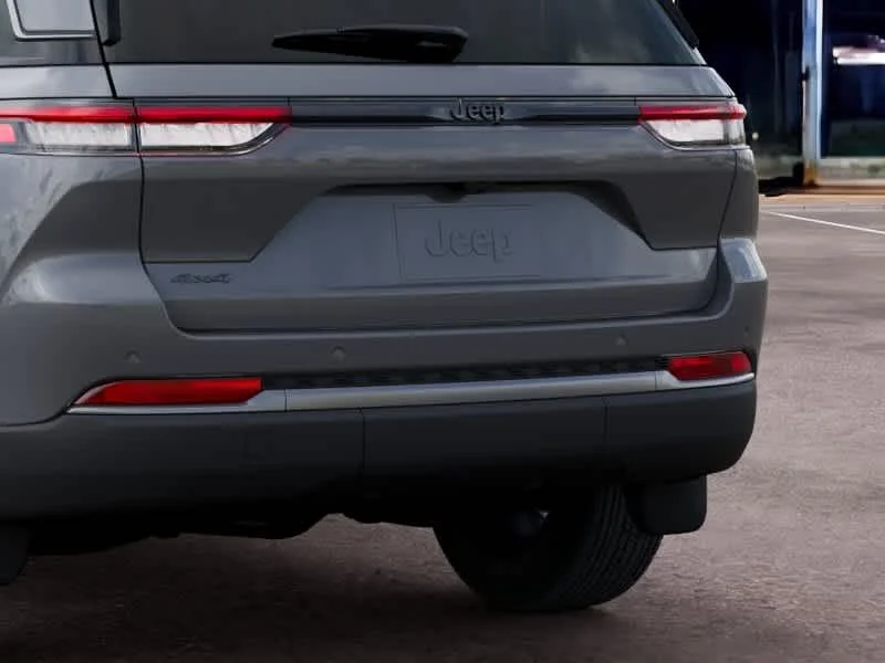 New 2027 Sting-Gray Clearcoat Jeep Laredo Altitude image 13