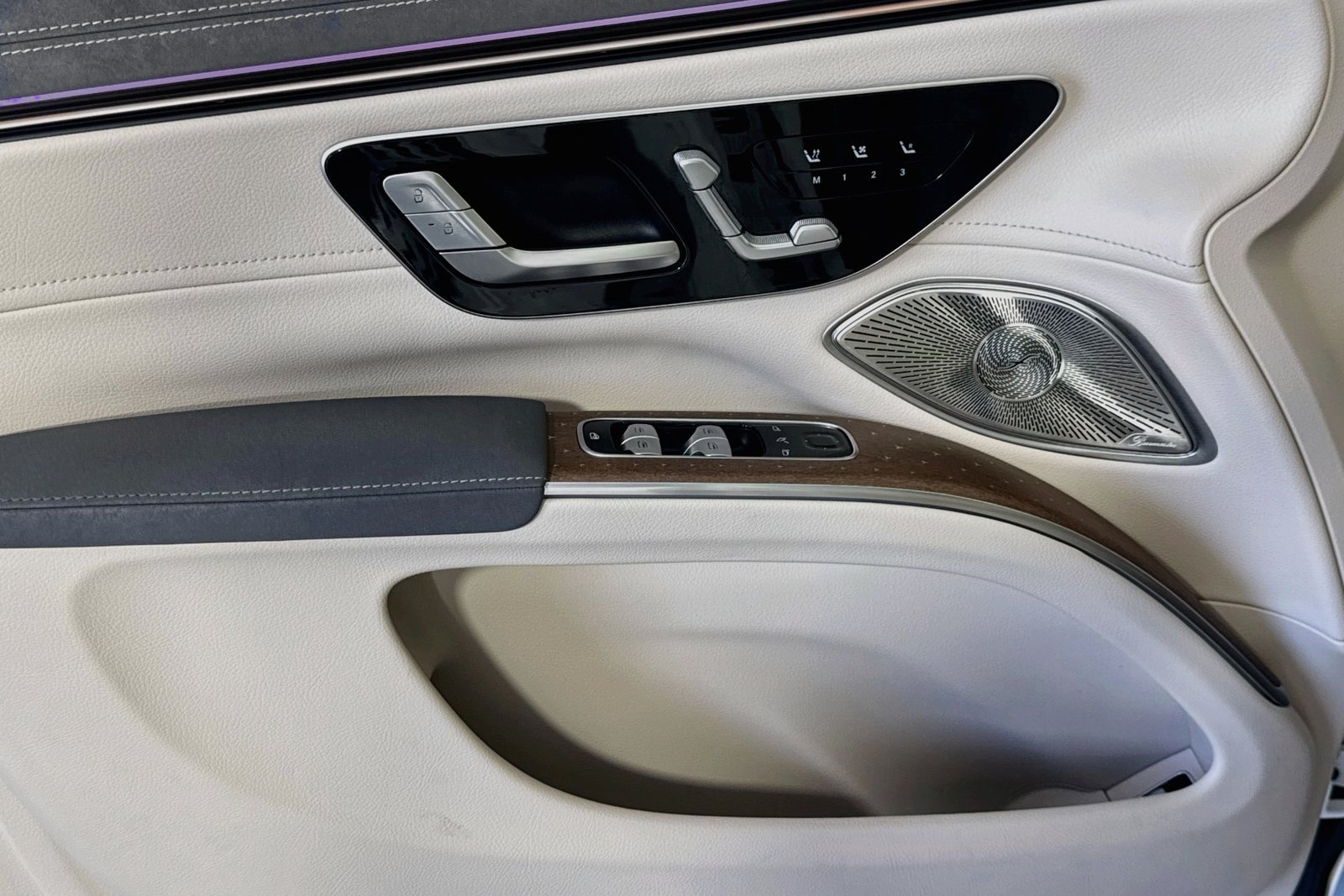 Used 2023 Polar White Mercedes-Benz EQS 450+ image 7