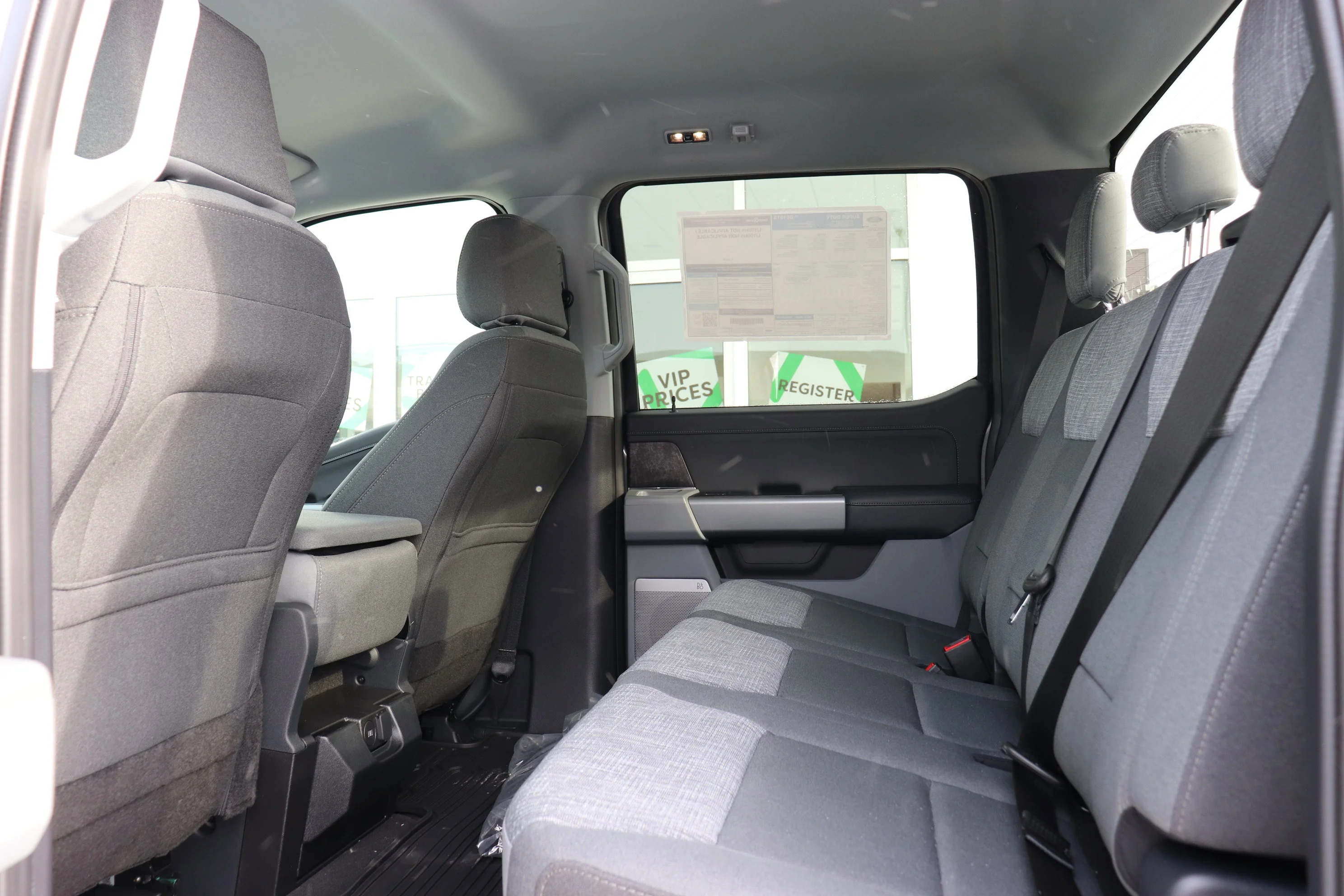 New 2026 Carbonized Grey Metallic Ford XLT image 7