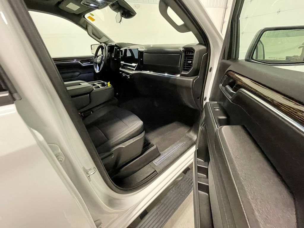 Used 2023 Summit White GMC Elevation image 24