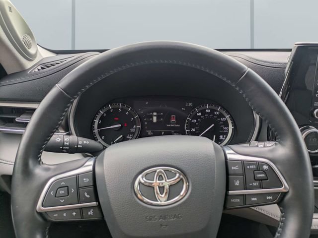 Used 2020 White Toyota Limited image 31
