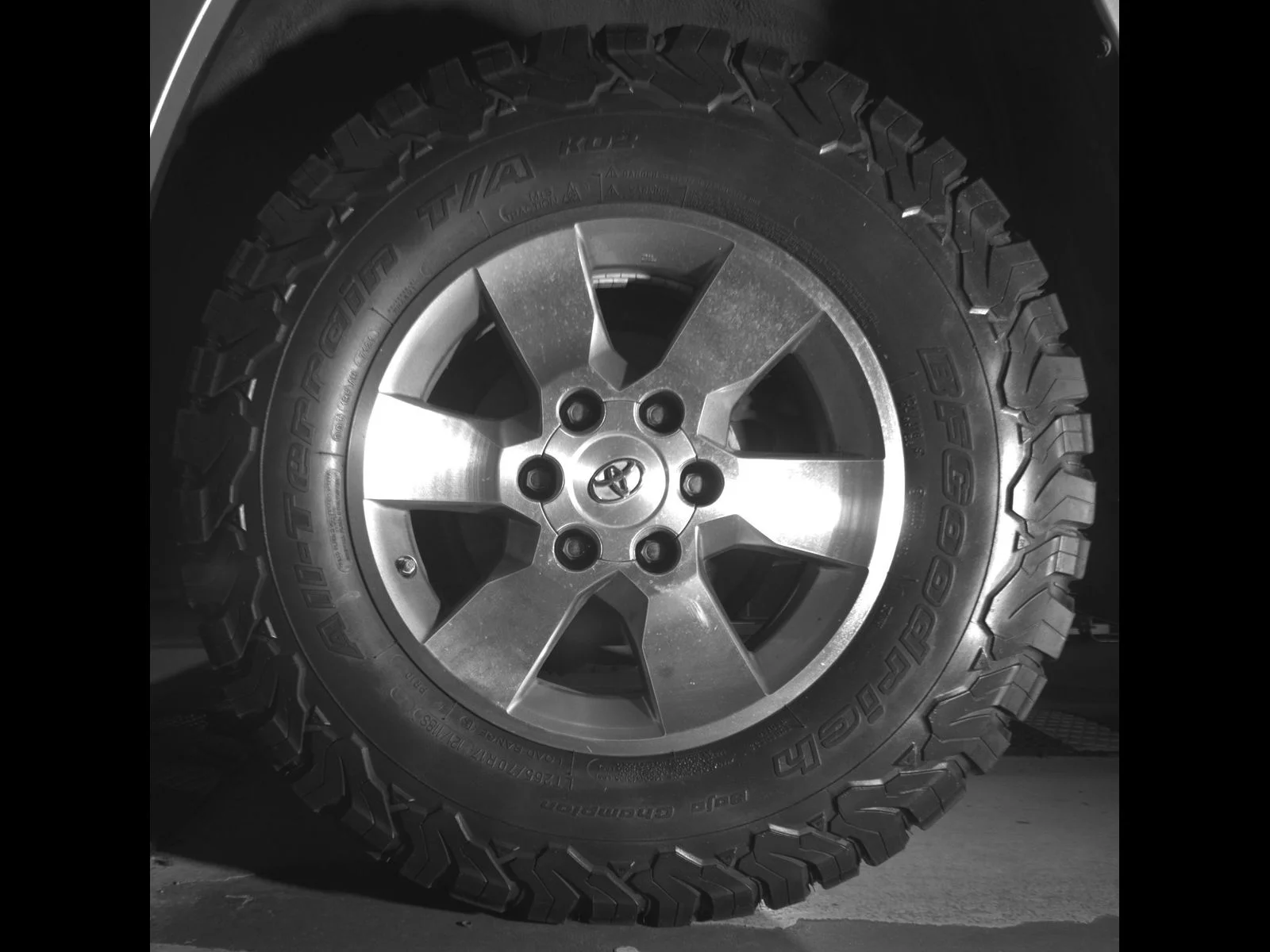 Used 2013 Classic Silver Metallic Toyota SR5 image 12