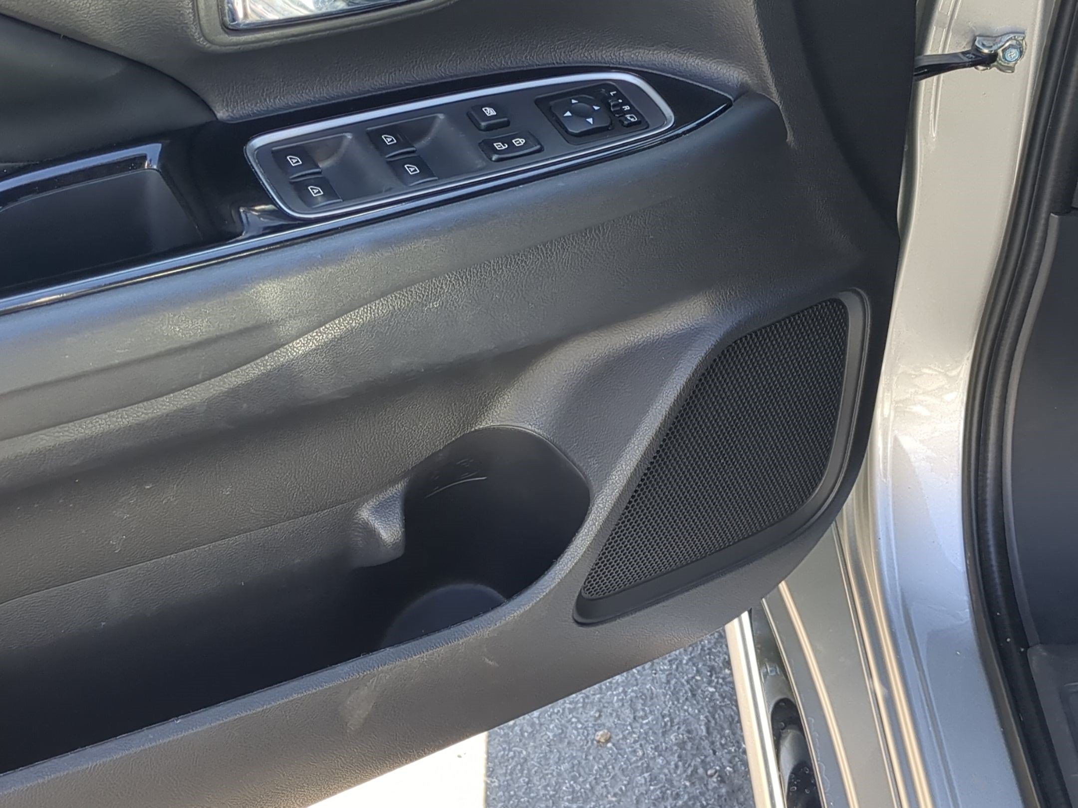 Used 2019 Alloy Silver Metallic Mitsubishi SEL image 13
