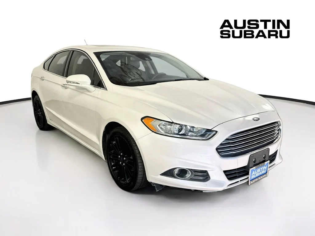 Used 2016 White Ford SE image 1